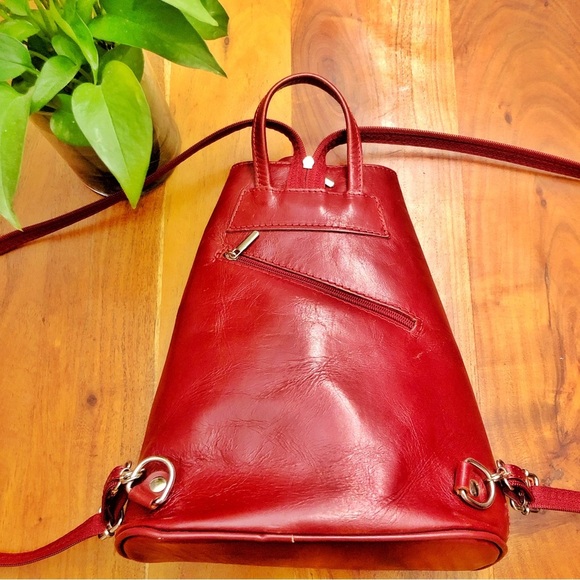 VERA PELLE Genuine Leather Italy Red Minimalist Unique Mini Medium Size Backpack - Picture 8 of 16